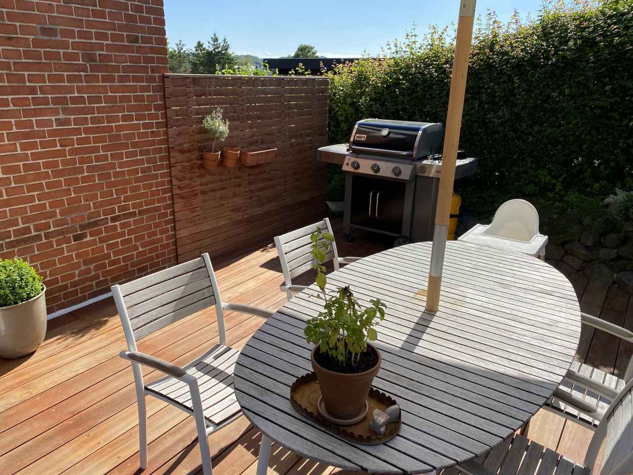 Nyt uderum med terrasse